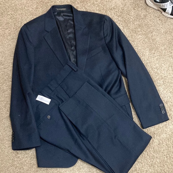 Banana Republic Other - BANANA REPUBLIC TAILORED-FIT LUXE WOOL-BLEND SUIT JACKET 46R & PANT 38x32